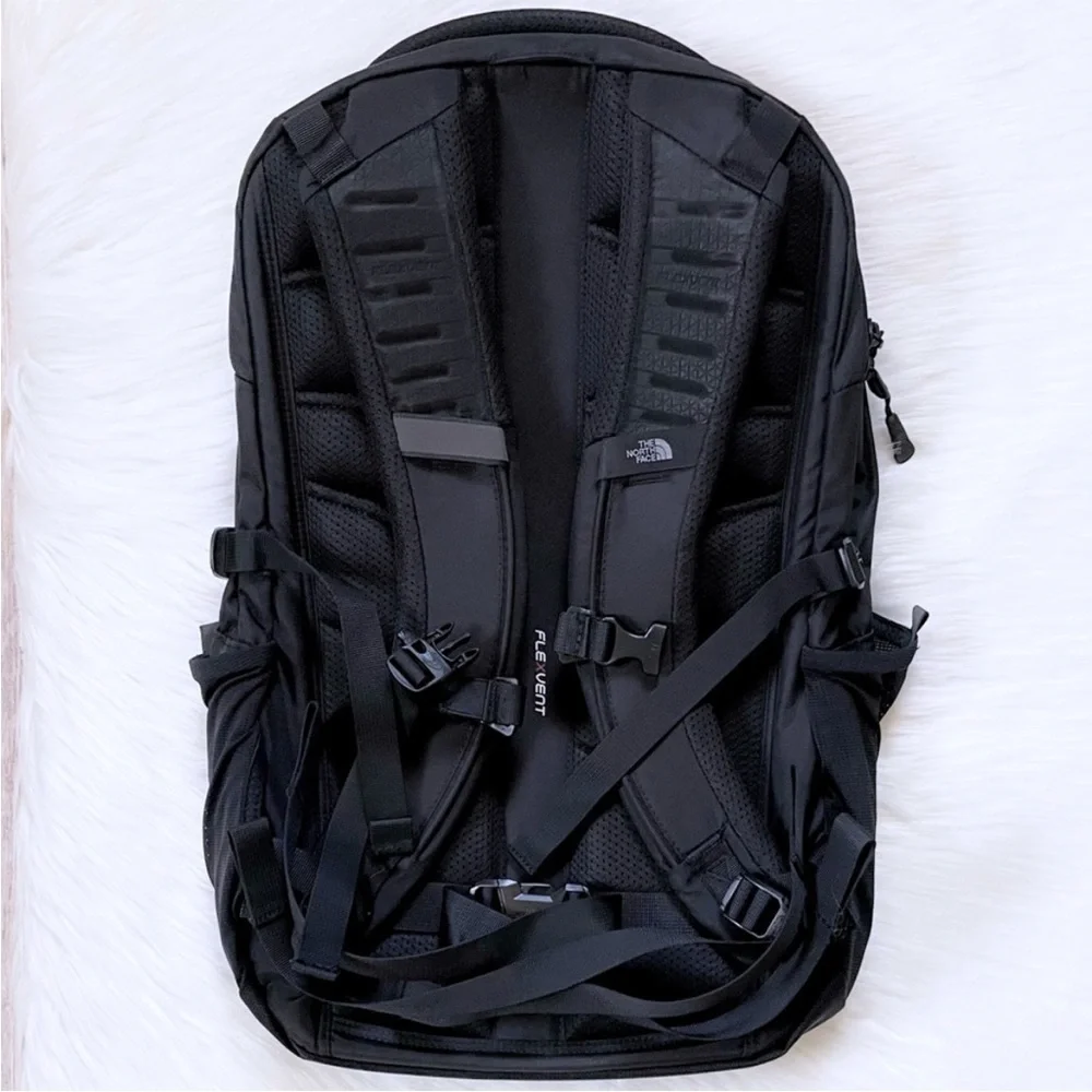 The North Face Unisex Borealis 28 Liter Backpack In Black